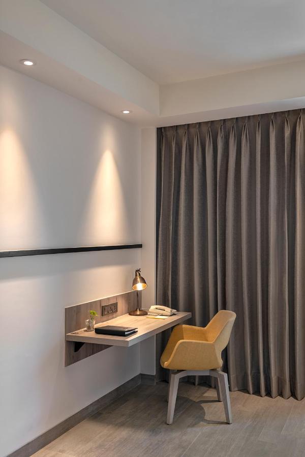 Lemon Tree Premier, New Town, Kolkata Hotel Bagian luar foto