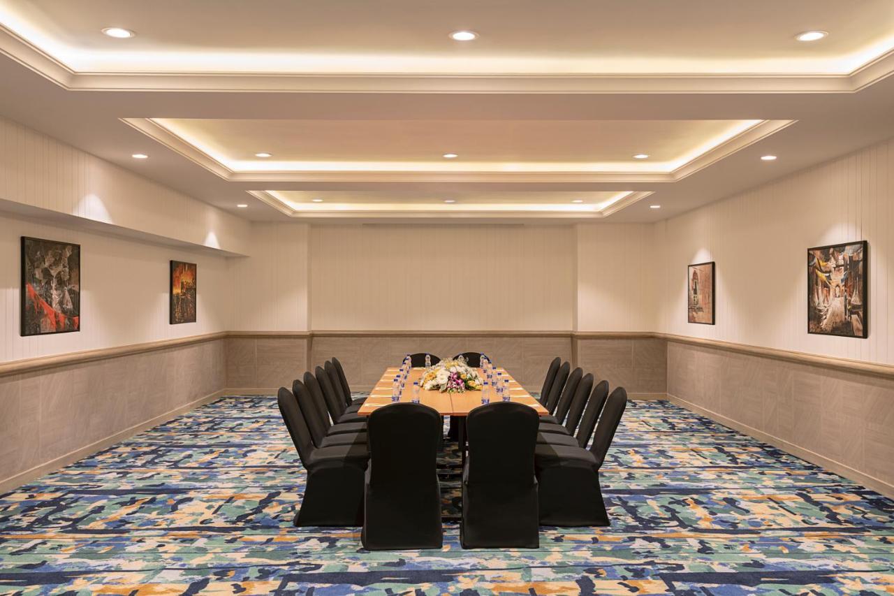 Lemon Tree Premier, New Town, Kolkata Hotel Bagian luar foto